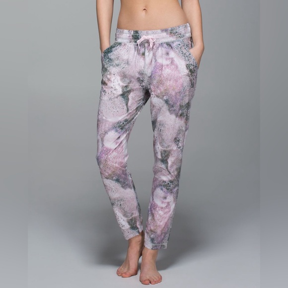 lululemon athletica Pants - Lululemon Namaskar Pant II “Sugar Crush Multi”